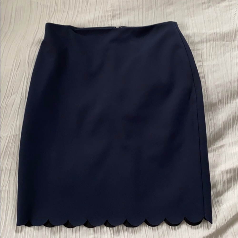Banana republic navy skirt with scallop bottom.